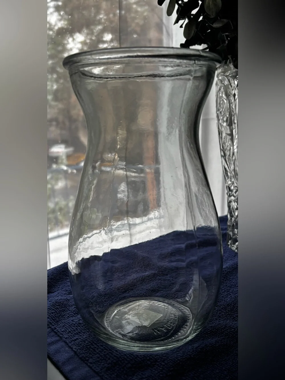 ✨ Napco Imports Clear Glass Rose Vase - Hourglass Shape 9” ✨